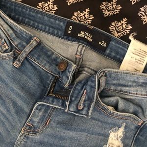 hollister super skinny jeans!!!